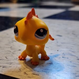 Littlest Pet Shop Generation 7 #83 Yellow Lizard
